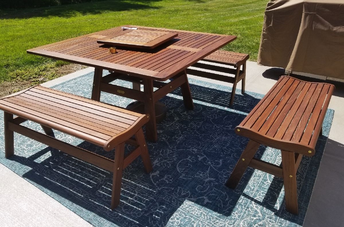 Delivery Assembly Of A Patio Furniture Set In Valparaiso In